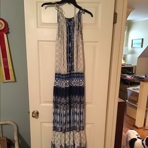 Casual summer maxi dress.